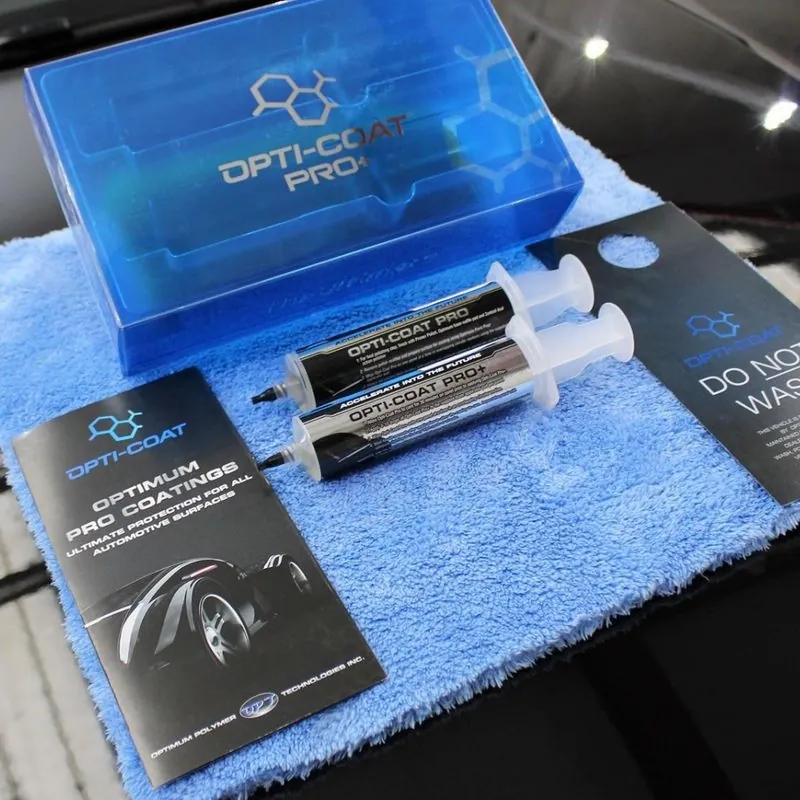 Zestaw Opti-Coat PRO: opakowanie, strzykawka z powłoką i karta gwarancyjna