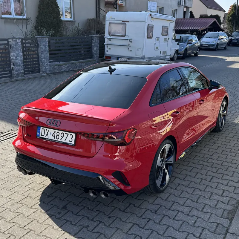 Czerwone Audi S3 Limousine z lśniącym lakierem po nałożeniu powłoki Opti-Coat PRO